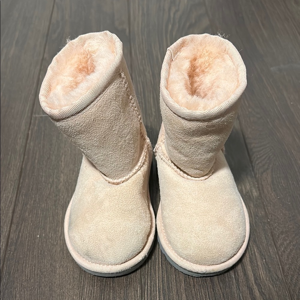 UGG boots light pink size 6